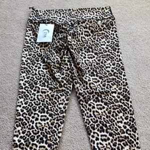 Zyia leopard brilliant scrunchy what leggings.